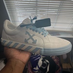Off white vulcanized sneaker 2022